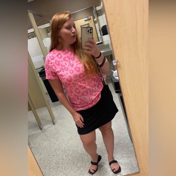 Pink leopard barbie pink tee shirt - Picture 3 of 3